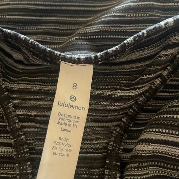 Lululemon Size 8 Cool Racer Back Tank Top Cyber Black - Picture 7 of 7